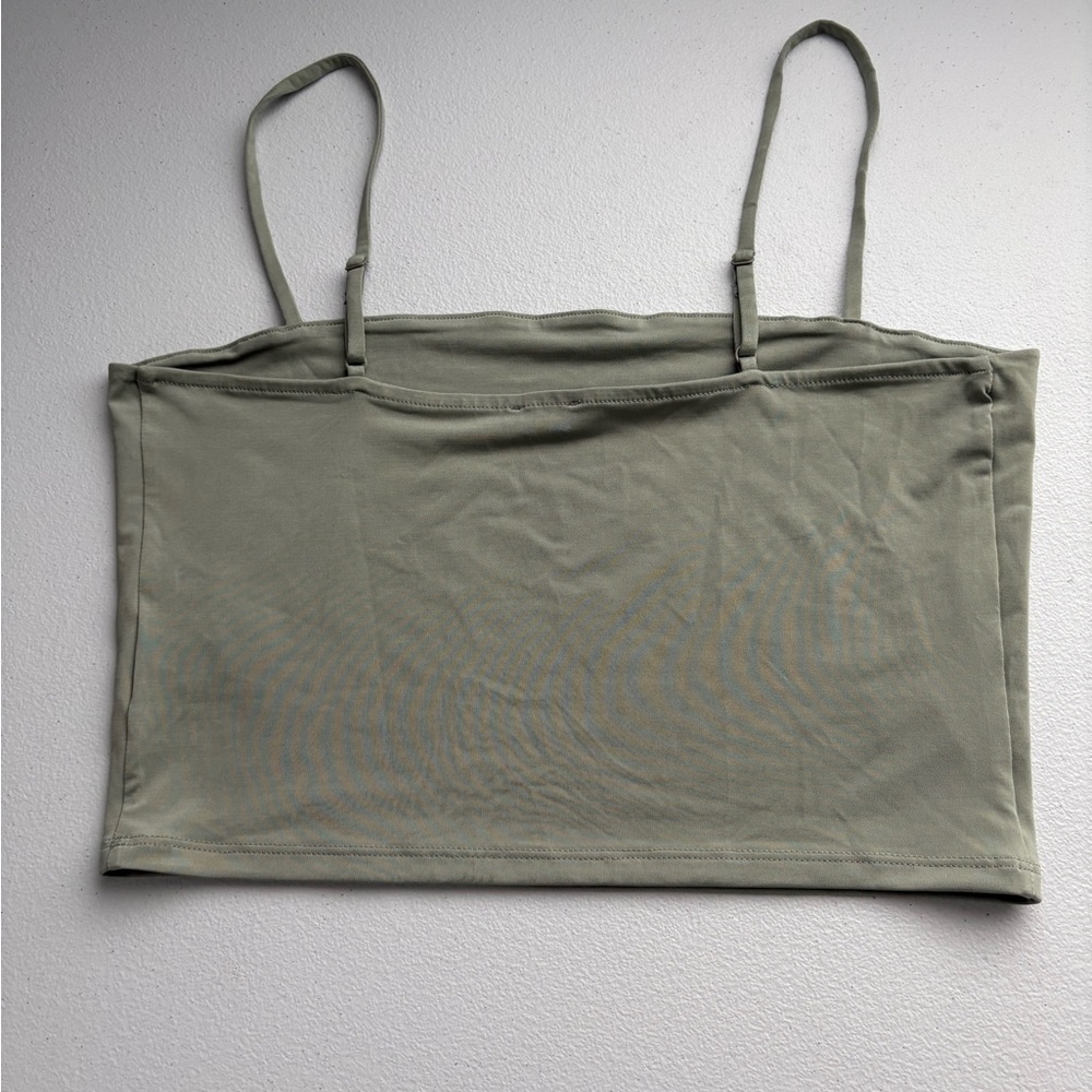 Express Sage Green Cropped Camisole with Spaghetti Straps and Fitted Style‎ - Picture 4 of 4